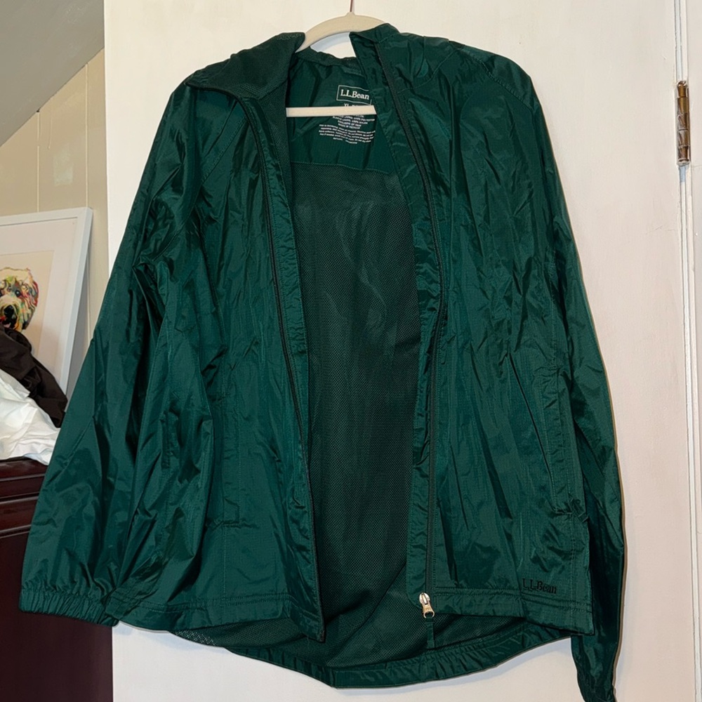 New without tags LL Bean windbreaker